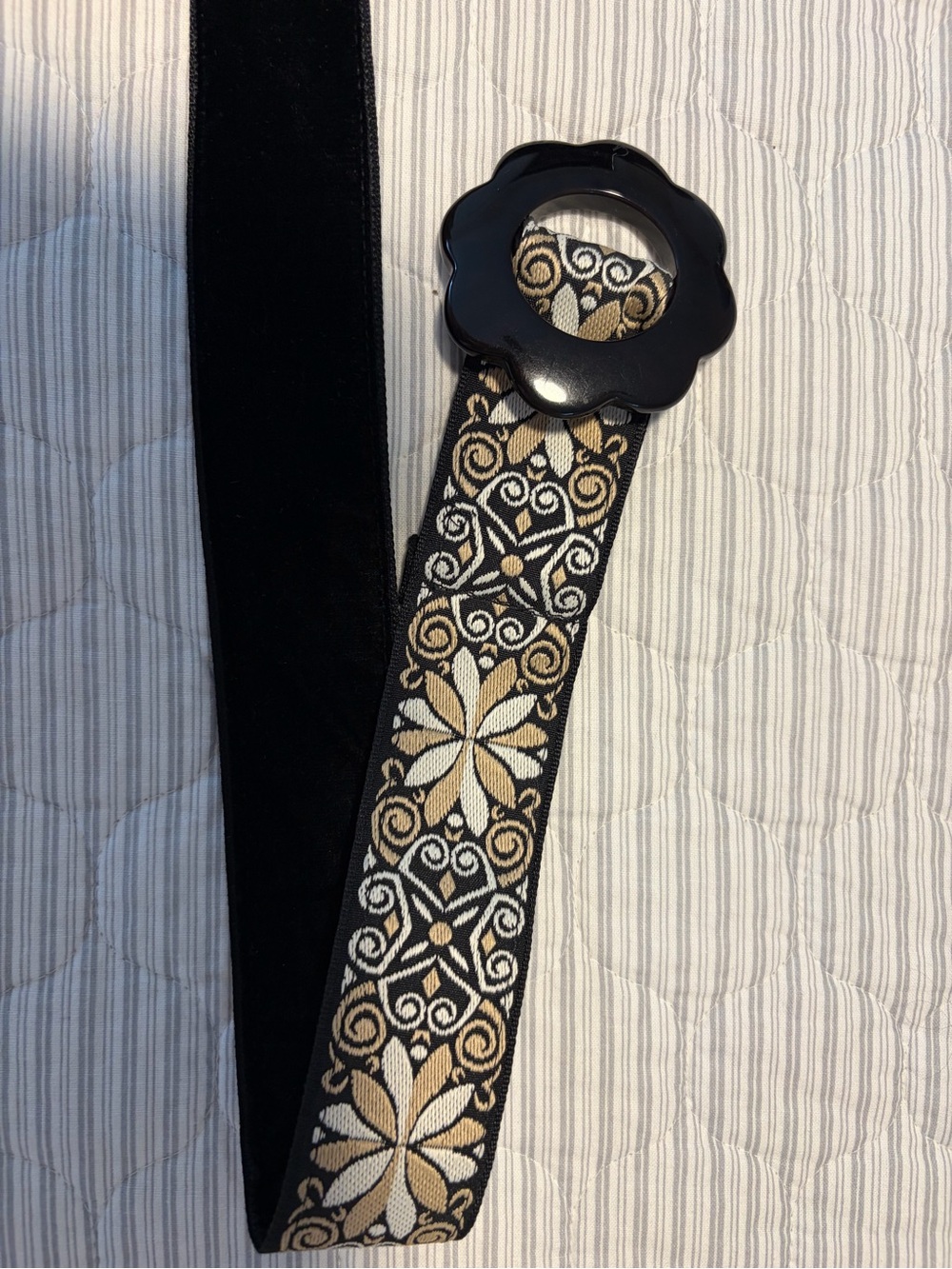 Handmade reversible ribbon belt with black & beige scroll and velvety black